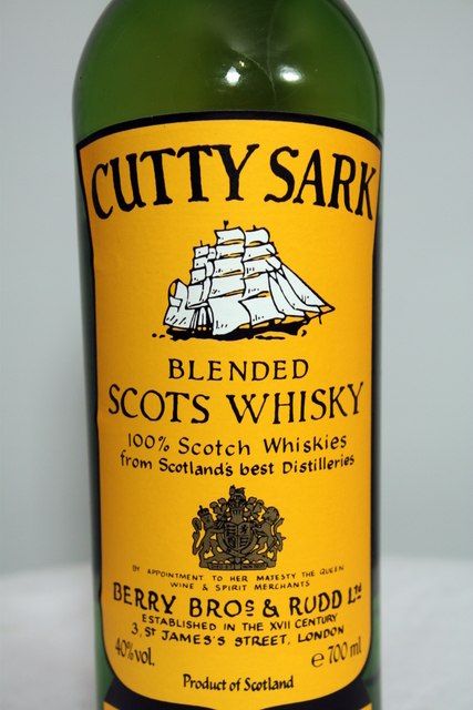 Cutty Sark front detailed image of bottle
