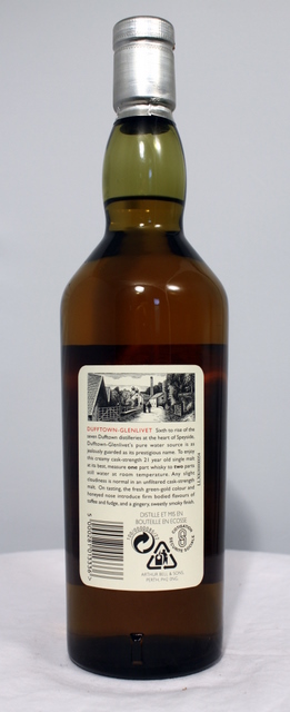 Dufftown_glenlivet 1975 rear image of bottle Dufftown_glenlivet 1975 image of bottle